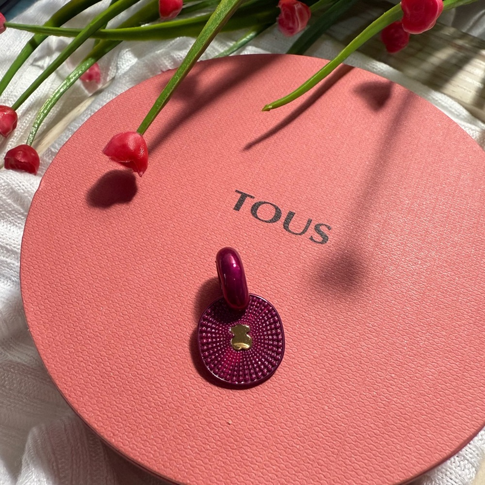 Second hand 🤚 Tous Magenta Pendant with Bear Detail